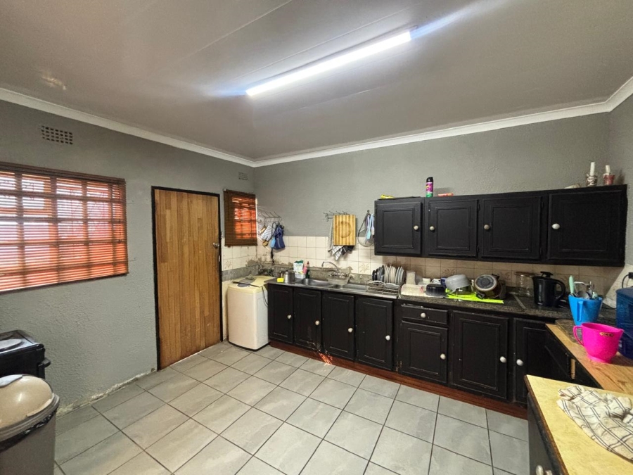 4 Bedroom Property for Sale in Roosheuwel North West